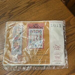 The creative circle 1611 sentimental keepsake floral bell pull sealed bag new